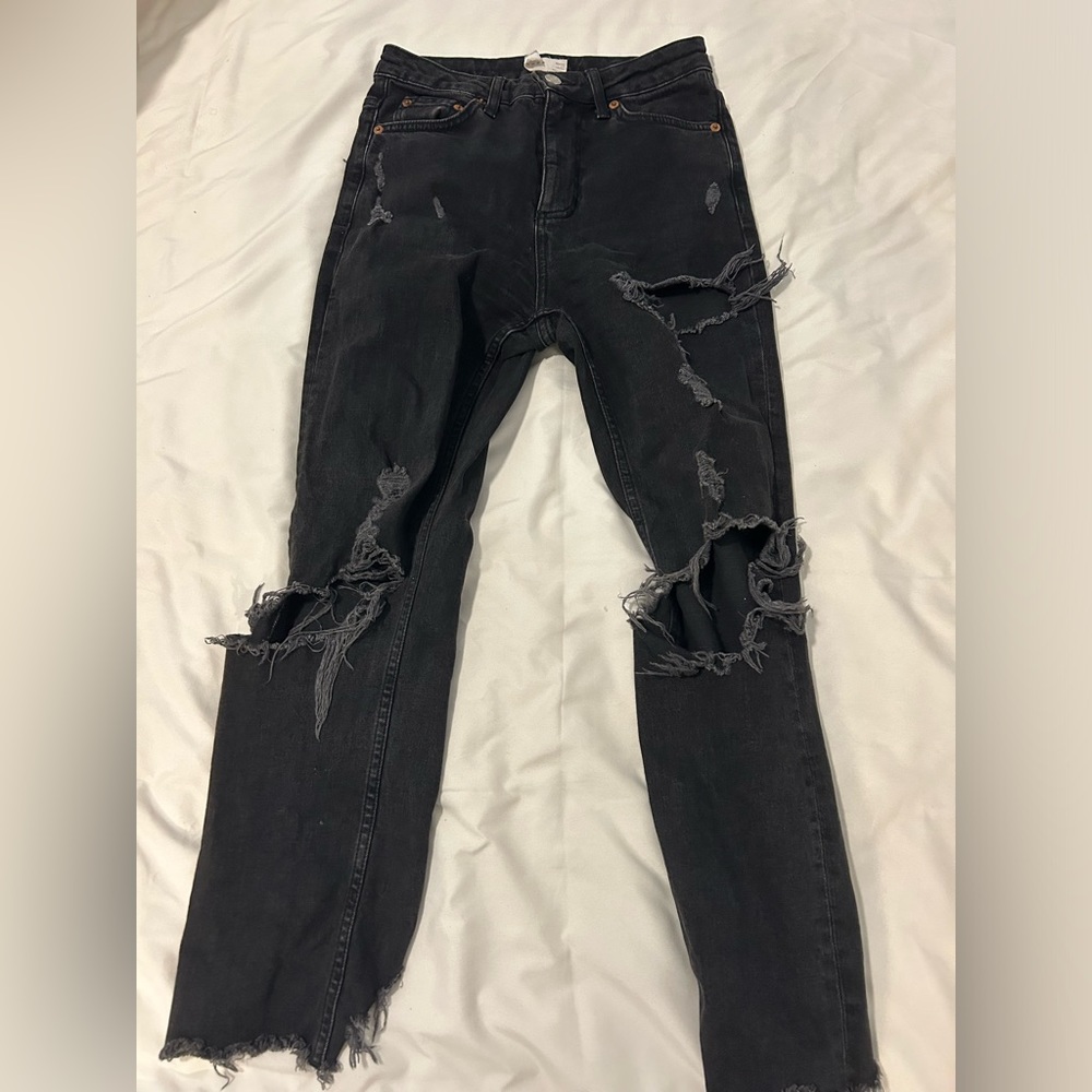 TOP SHOP DISTRESSED BLACK JEANS